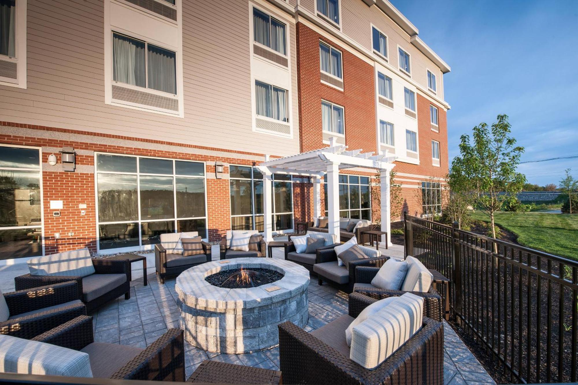 Hotel Courtyard By Marriott Boston Littleton Exteriér fotografie